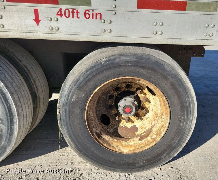 image for item DN4237 2005 Utility 3000R  refrigerated van trailer