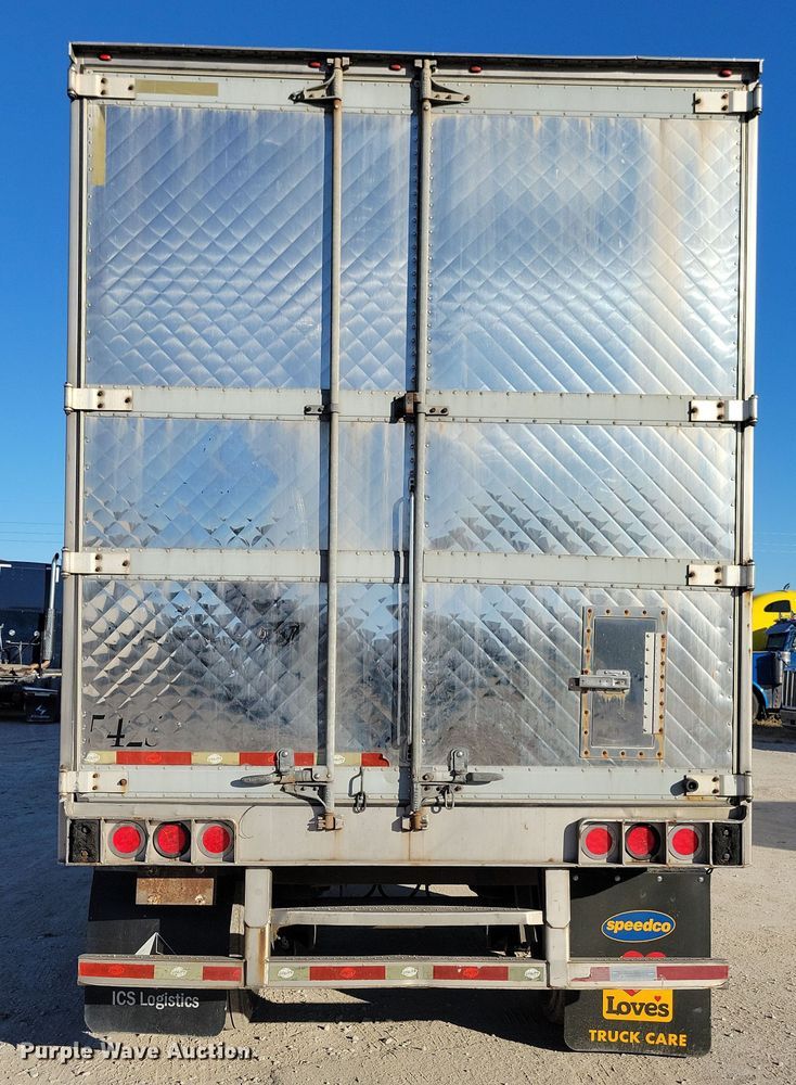 image for item DN4238 2008 Utility 3000R  refrigerated van trailer