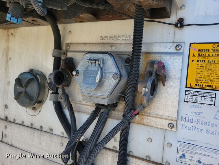 image for item DN4238 2008 Utility 3000R  refrigerated van trailer