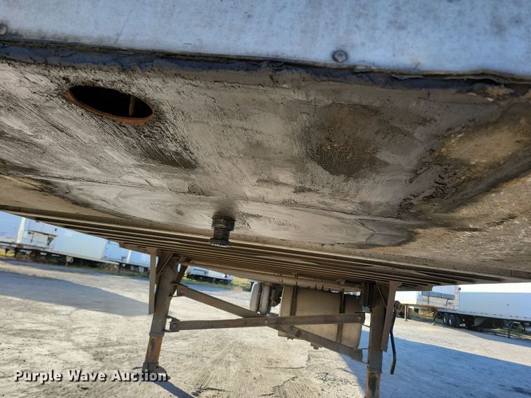 image for item DN4238 2008 Utility 3000R  refrigerated van trailer