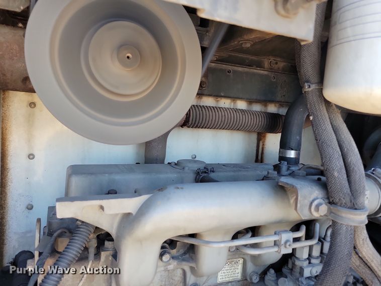 image for item DN4238 2008 Utility 3000R  refrigerated van trailer