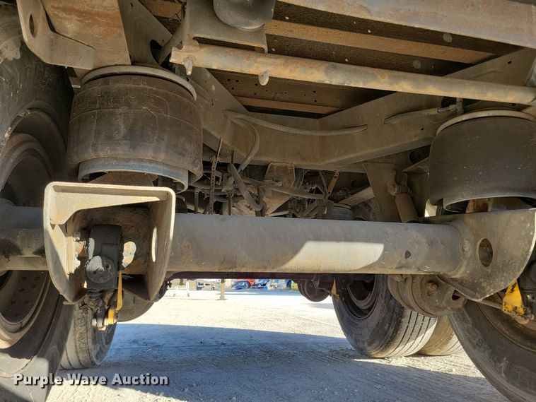 image for item DN4238 2008 Utility 3000R  refrigerated van trailer