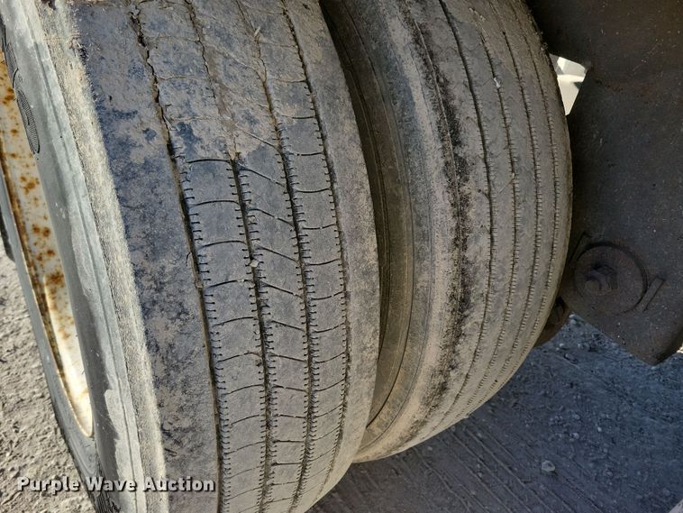 image for item DN4238 2008 Utility 3000R  refrigerated van trailer