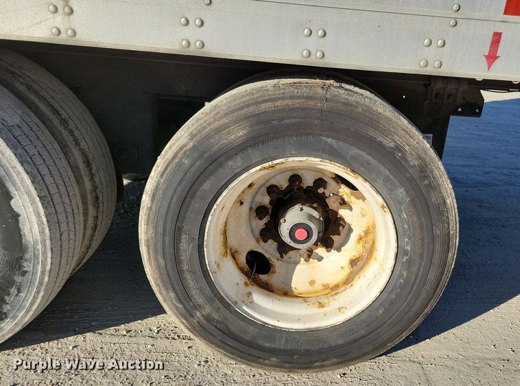 image for item DN4238 2008 Utility 3000R  refrigerated van trailer