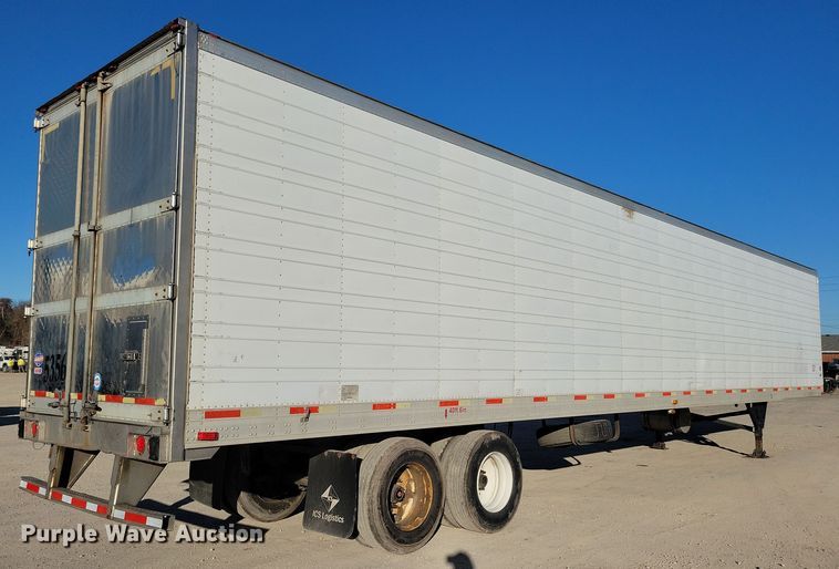 image for item DN4239 2005 Utility 3000R  refrigerated van trailer
