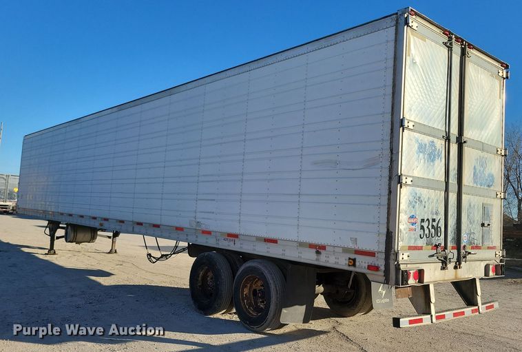 image for item DN4239 2005 Utility 3000R  refrigerated van trailer