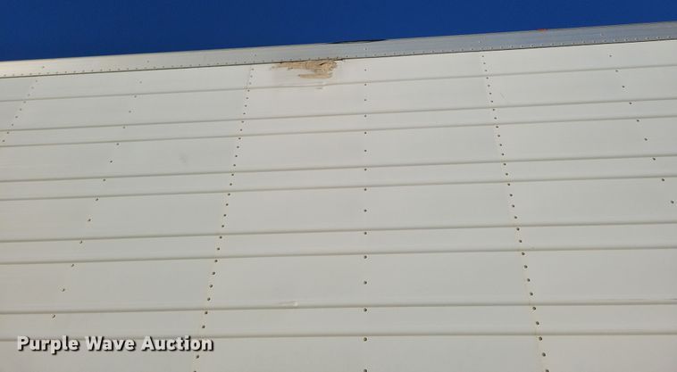 image for item DN4239 2005 Utility 3000R  refrigerated van trailer