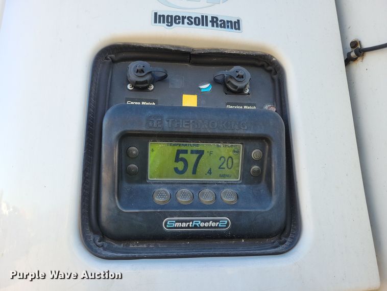 image for item DN4239 2005 Utility 3000R  refrigerated van trailer