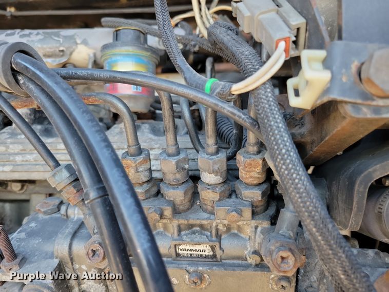 image for item DN4239 2005 Utility 3000R  refrigerated van trailer