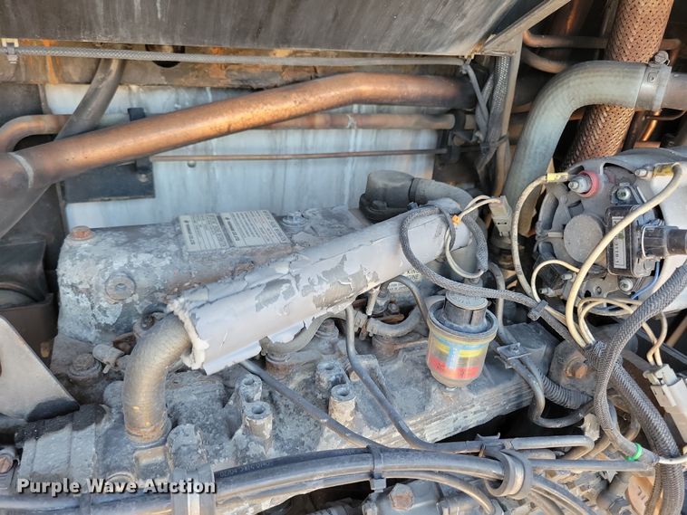 image for item DN4239 2005 Utility 3000R  refrigerated van trailer