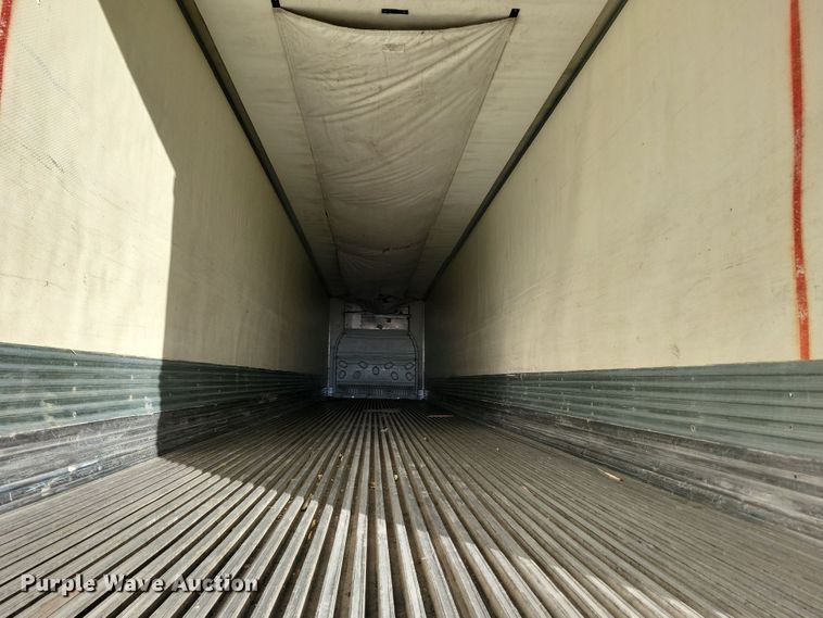 image for item DN4239 2005 Utility 3000R  refrigerated van trailer