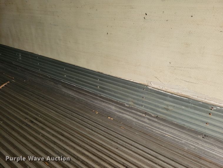 image for item DN4239 2005 Utility 3000R  refrigerated van trailer