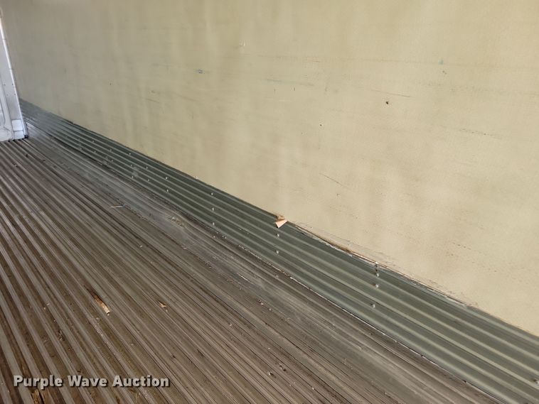 image for item DN4239 2005 Utility 3000R  refrigerated van trailer