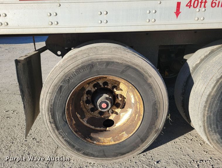 image for item DN4239 2005 Utility 3000R  refrigerated van trailer