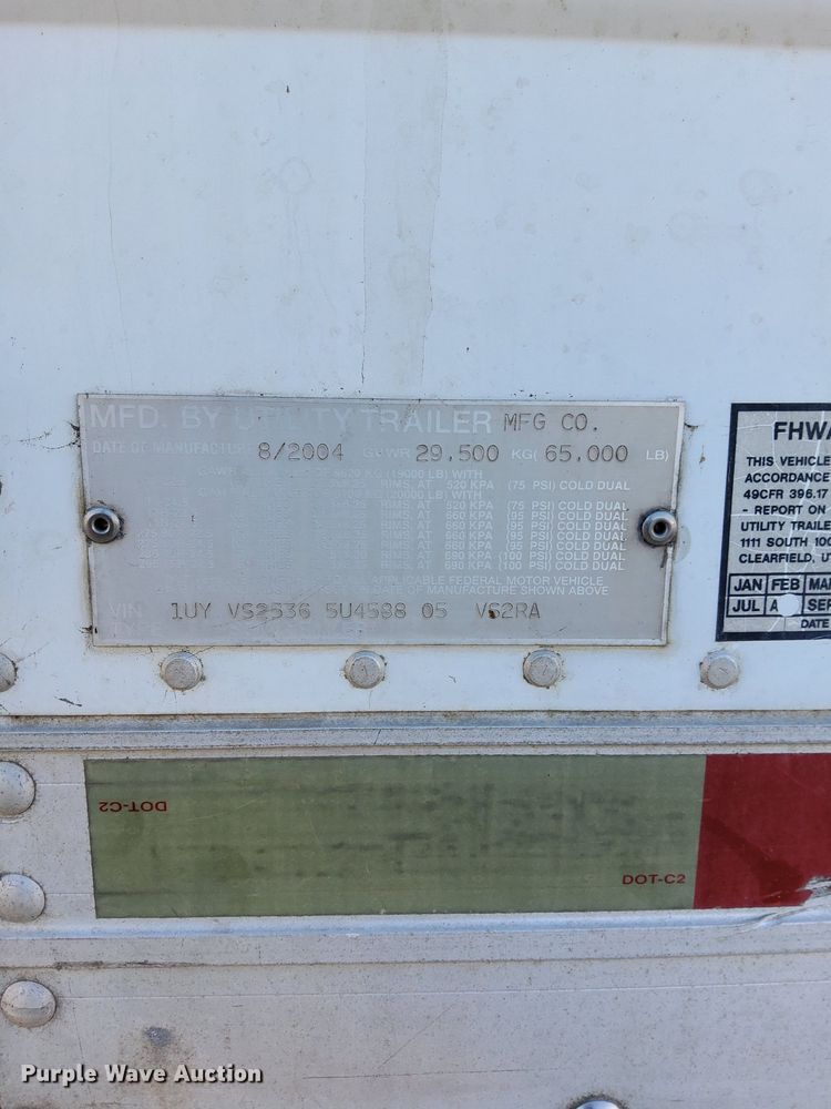 image for item DN4239 2005 Utility 3000R  refrigerated van trailer