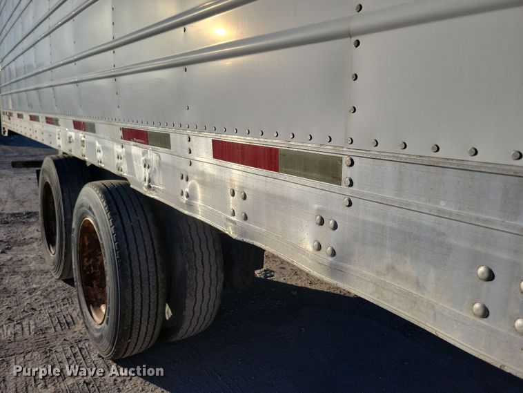 image for item DN4240 2008 Utility 3000R  refrigerated van trailer