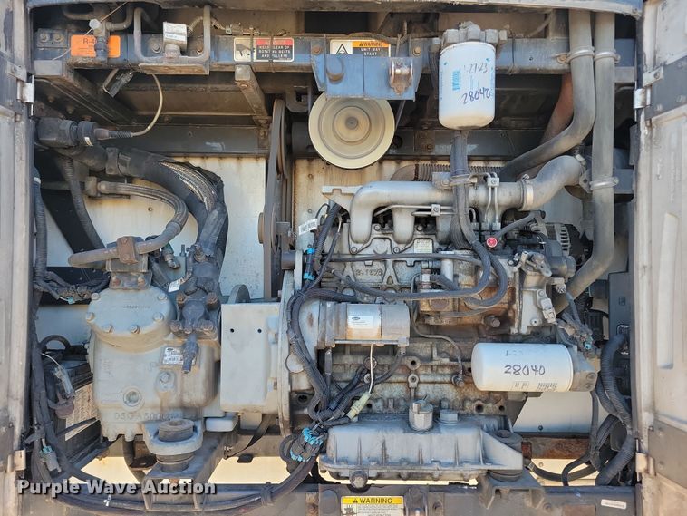 image for item DN4240 2008 Utility 3000R  refrigerated van trailer