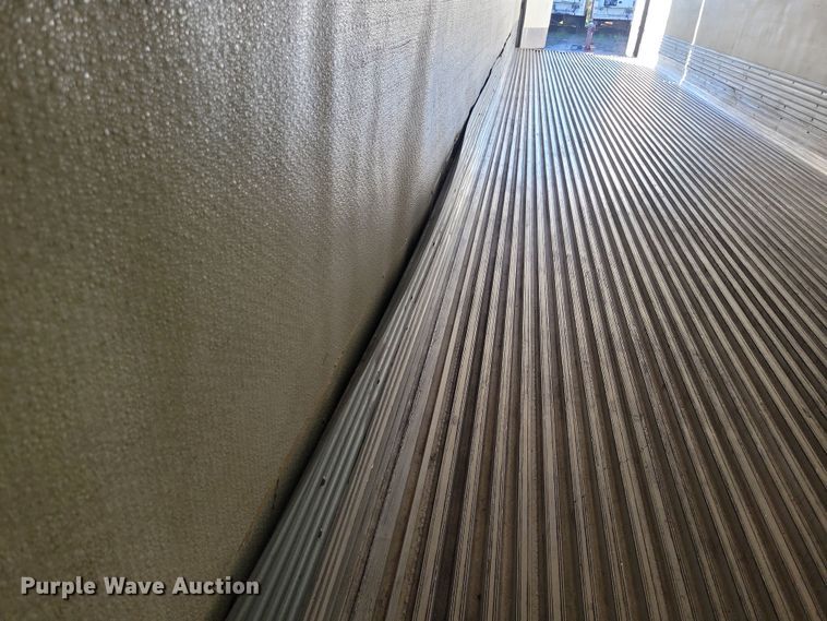 image for item DN4240 2008 Utility 3000R  refrigerated van trailer