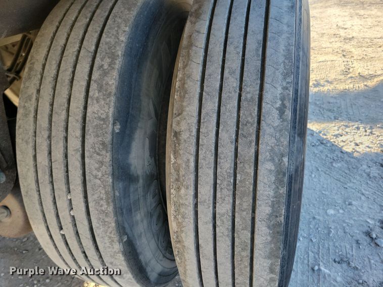 image for item DN4240 2008 Utility 3000R  refrigerated van trailer