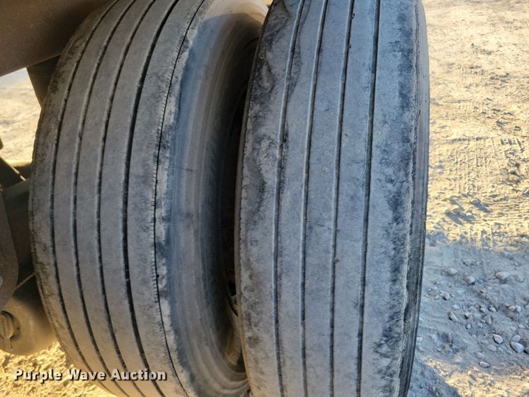 image for item DN4240 2008 Utility 3000R  refrigerated van trailer