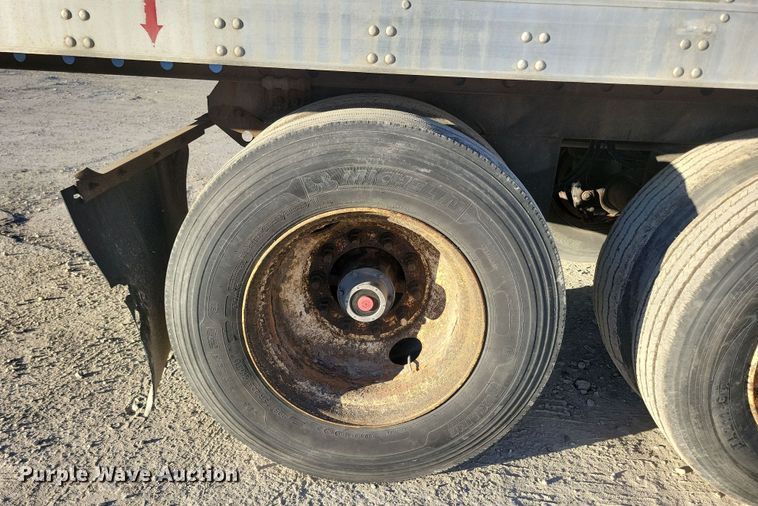 image for item DN4240 2008 Utility 3000R  refrigerated van trailer