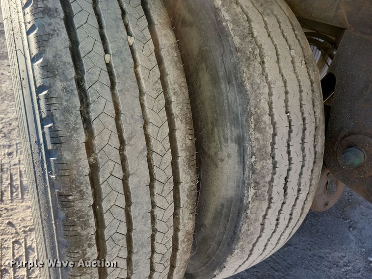 image for item DN4240 2008 Utility 3000R  refrigerated van trailer