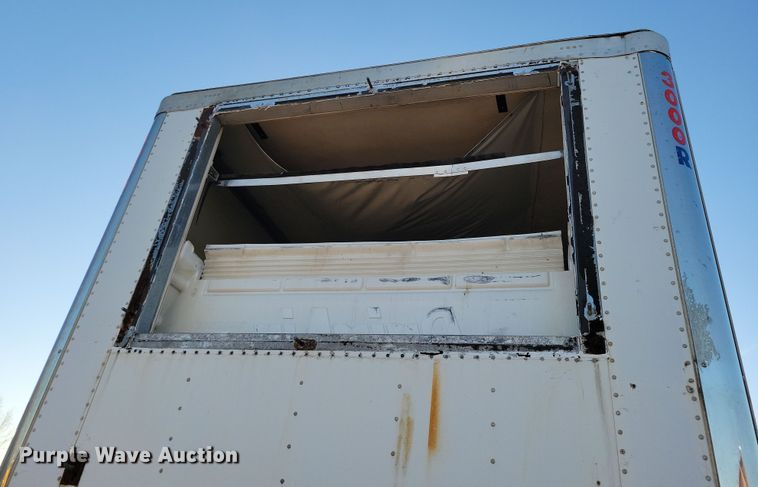 image for item DN4241 2006 Utility 3000R  refrigerated van trailer