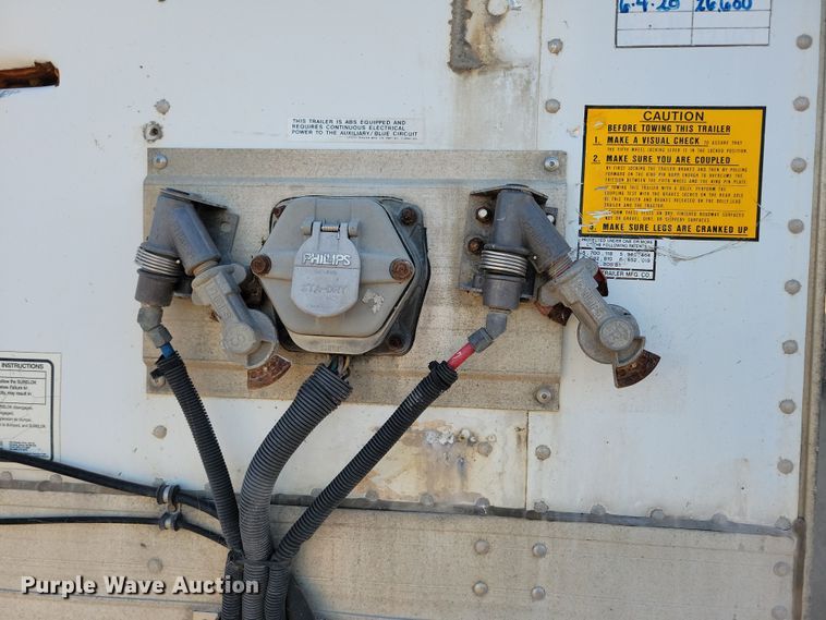 image for item DN4241 2006 Utility 3000R  refrigerated van trailer