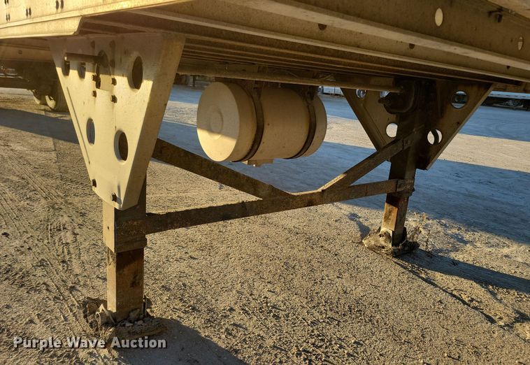 image for item DN4241 2006 Utility 3000R  refrigerated van trailer