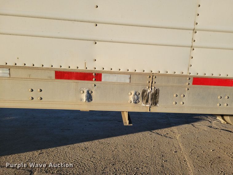 image for item DN4241 2006 Utility 3000R  refrigerated van trailer