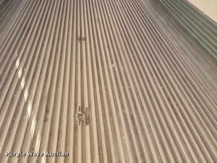 image for item DN4241 2006 Utility 3000R  refrigerated van trailer