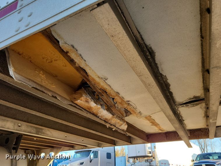 image for item DN4241 2006 Utility 3000R  refrigerated van trailer