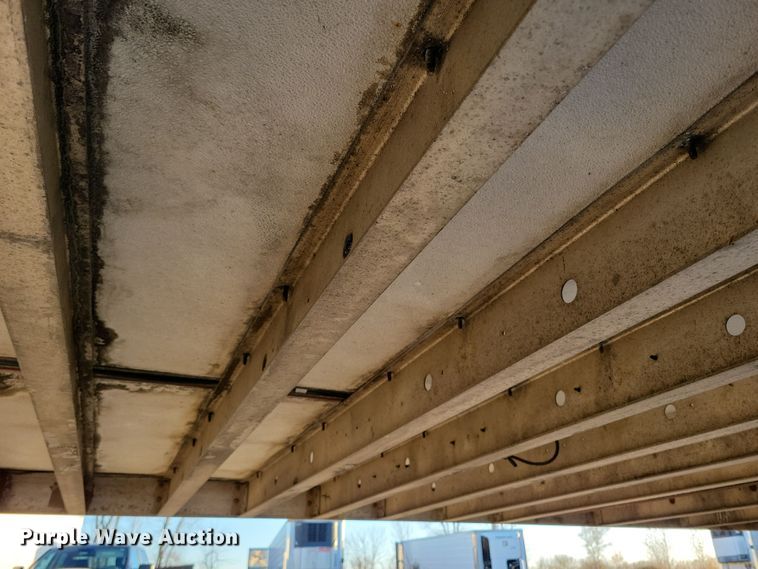 image for item DN4241 2006 Utility 3000R  refrigerated van trailer