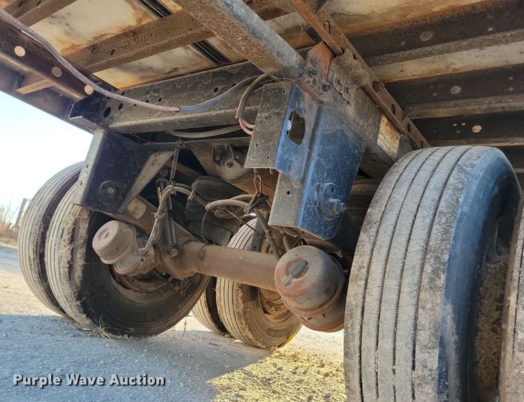 image for item DN4241 2006 Utility 3000R  refrigerated van trailer