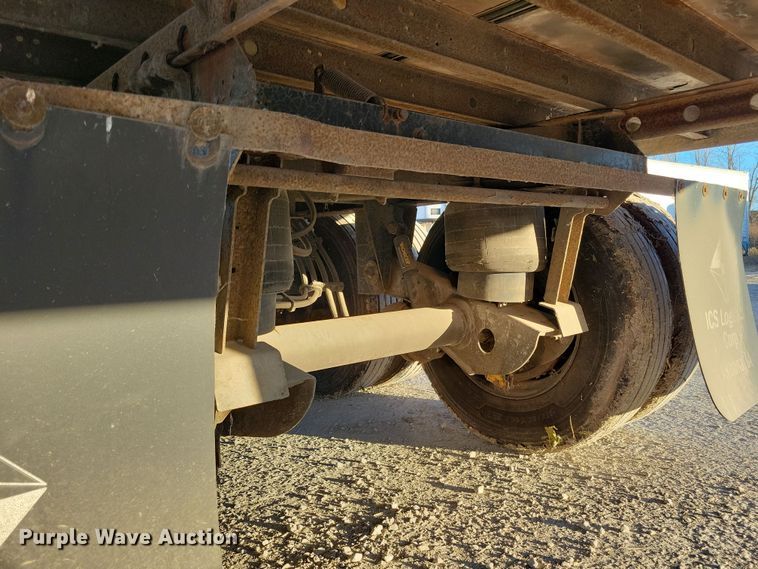 image for item DN4241 2006 Utility 3000R  refrigerated van trailer