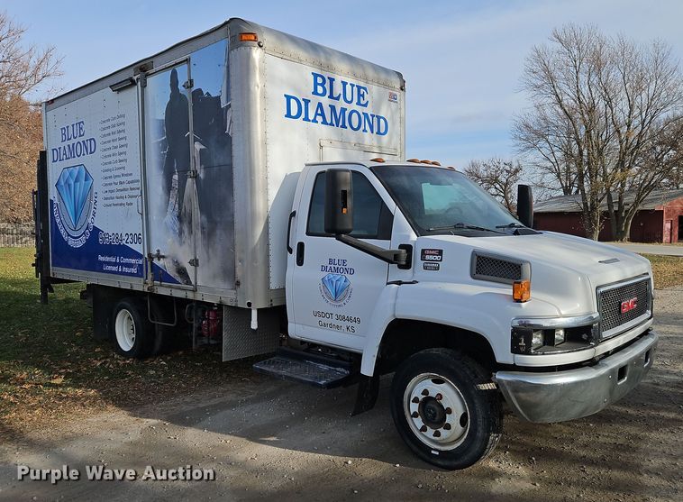 image for item DN7114 2006 GMC C5500  box truck