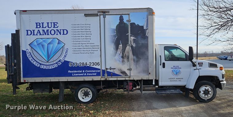image for item DN7114 2006 GMC C5500  box truck