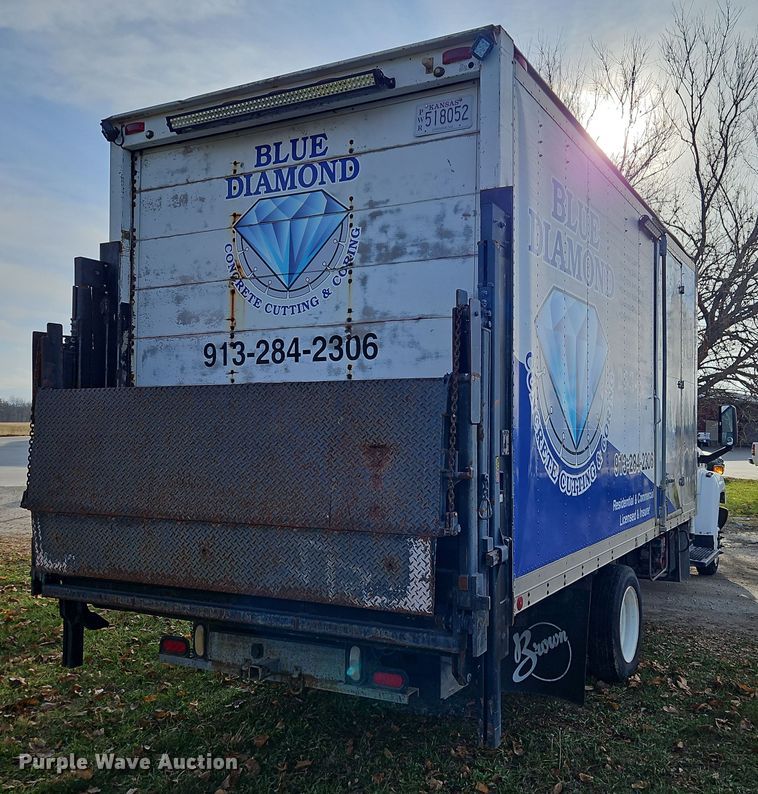 image for item DN7114 2006 GMC C5500  box truck