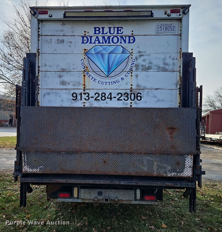 image for item DN7114 2006 GMC C5500  box truck