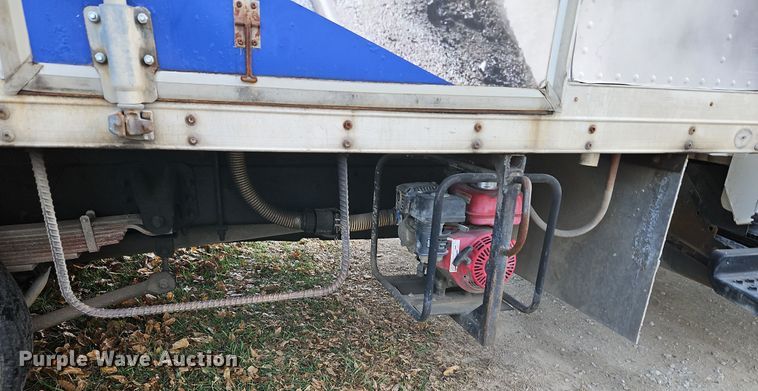 image for item DN7114 2006 GMC C5500  box truck