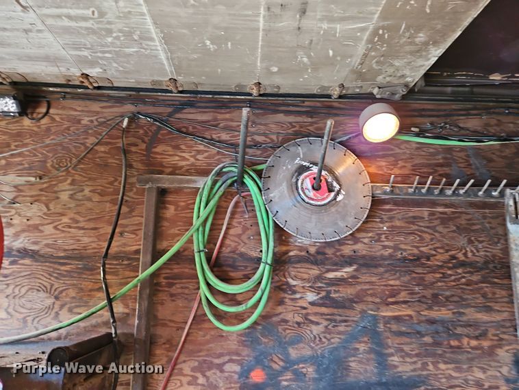 image for item DN7114 2006 GMC C5500  box truck