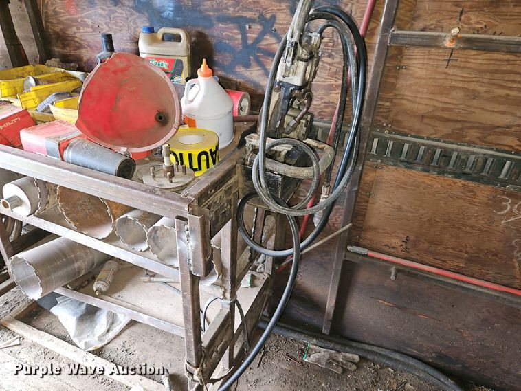 image for item DN7114 2006 GMC C5500  box truck