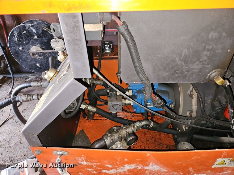 image for item DN7114 2006 GMC C5500  box truck