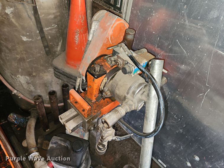 image for item DN7114 2006 GMC C5500  box truck