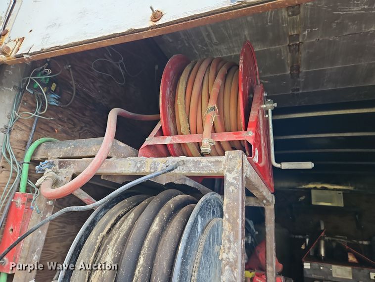 image for item DN7114 2006 GMC C5500  box truck