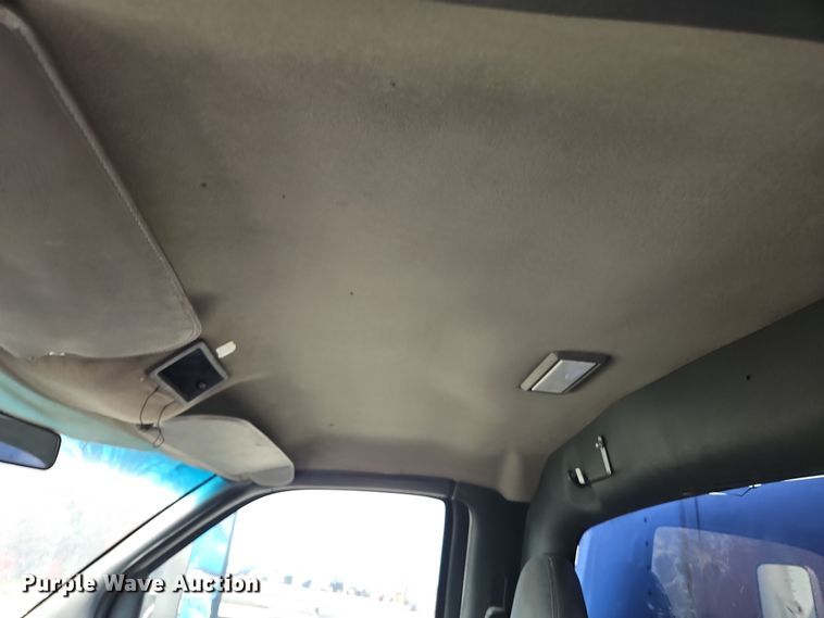 image for item DN7114 2006 GMC C5500  box truck