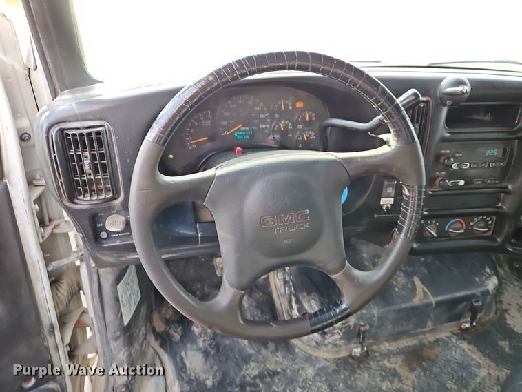 image for item DN7114 2006 GMC C5500  box truck