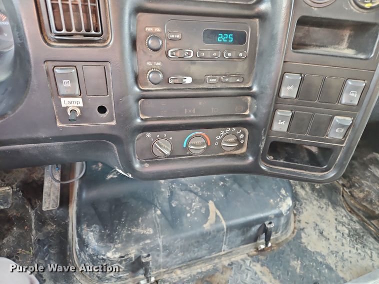 image for item DN7114 2006 GMC C5500  box truck