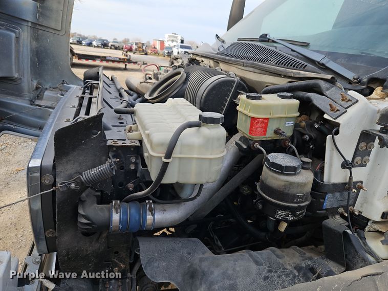 image for item DN7114 2006 GMC C5500  box truck