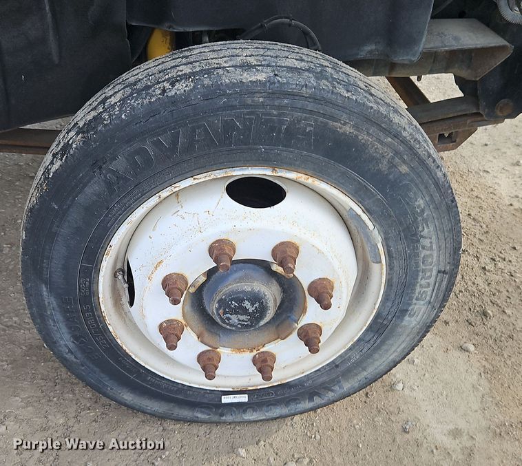 image for item DN7114 2006 GMC C5500  box truck